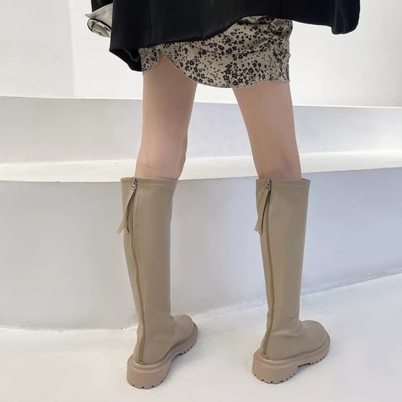 BRAND NEW Knee High Platform boot - Picture 2 of 5